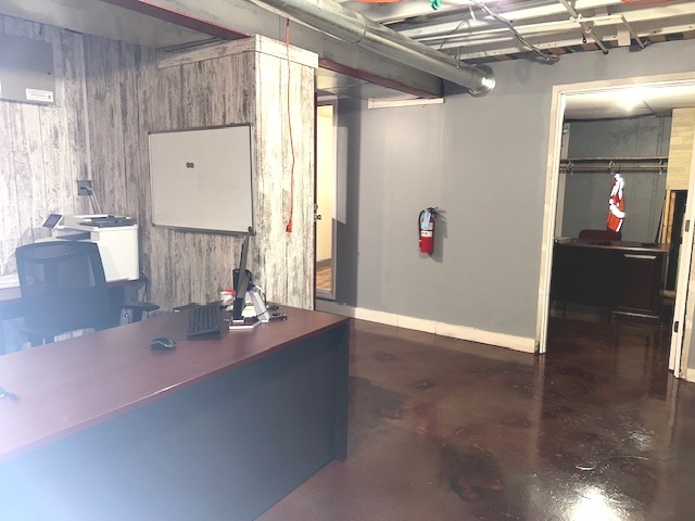 880 E Chicago Street Property Photo 17