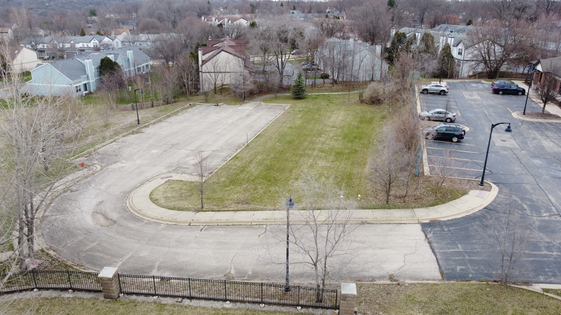 1188 E Algonquin Road Property Photo 1