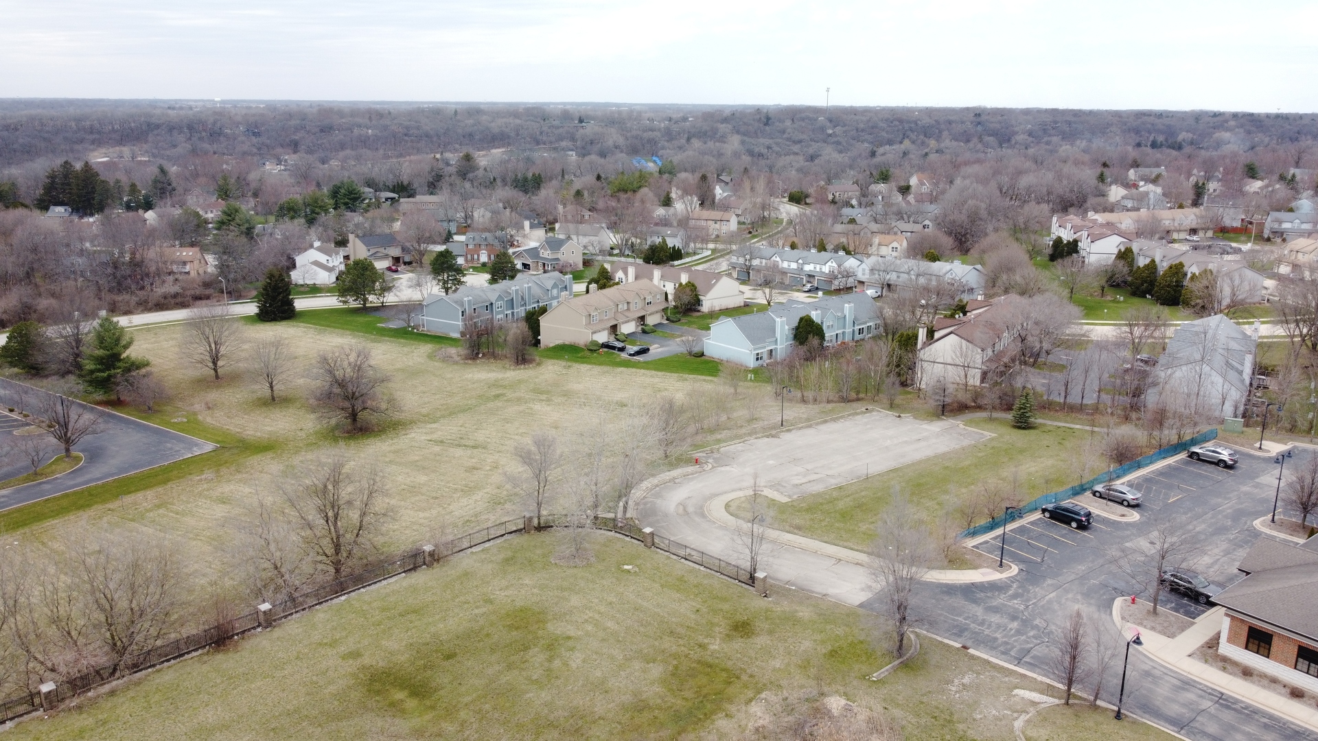 1188 E Algonquin Road Property Photo 2