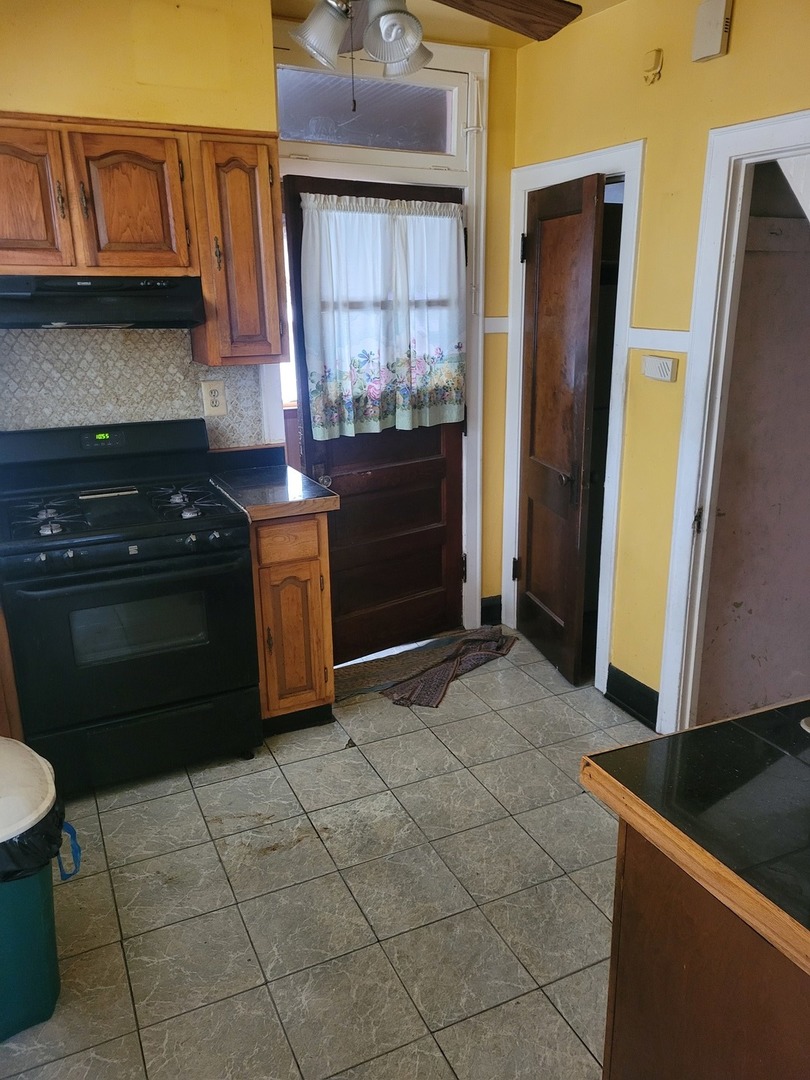 7950 S Indiana Avenue Property Photo 10