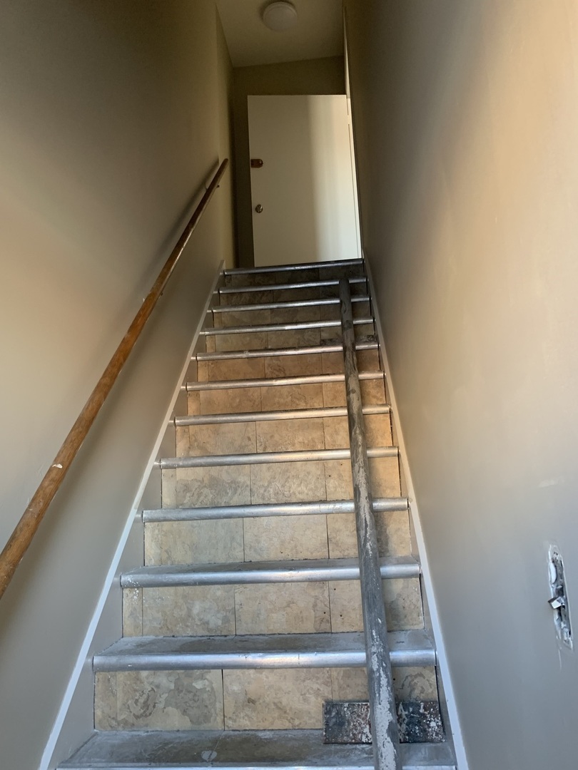 6050 S Pulaski Road Property Photo 5