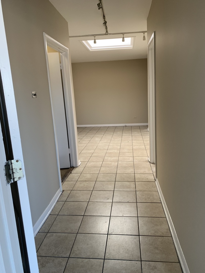 6050 S Pulaski Road Property Photo 6