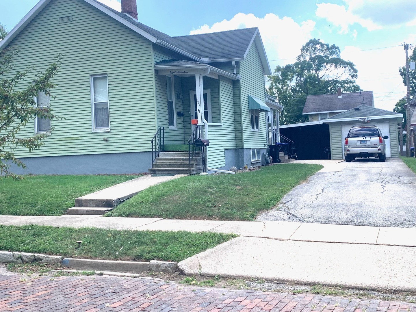 817 Monroe Street Property Photo 1