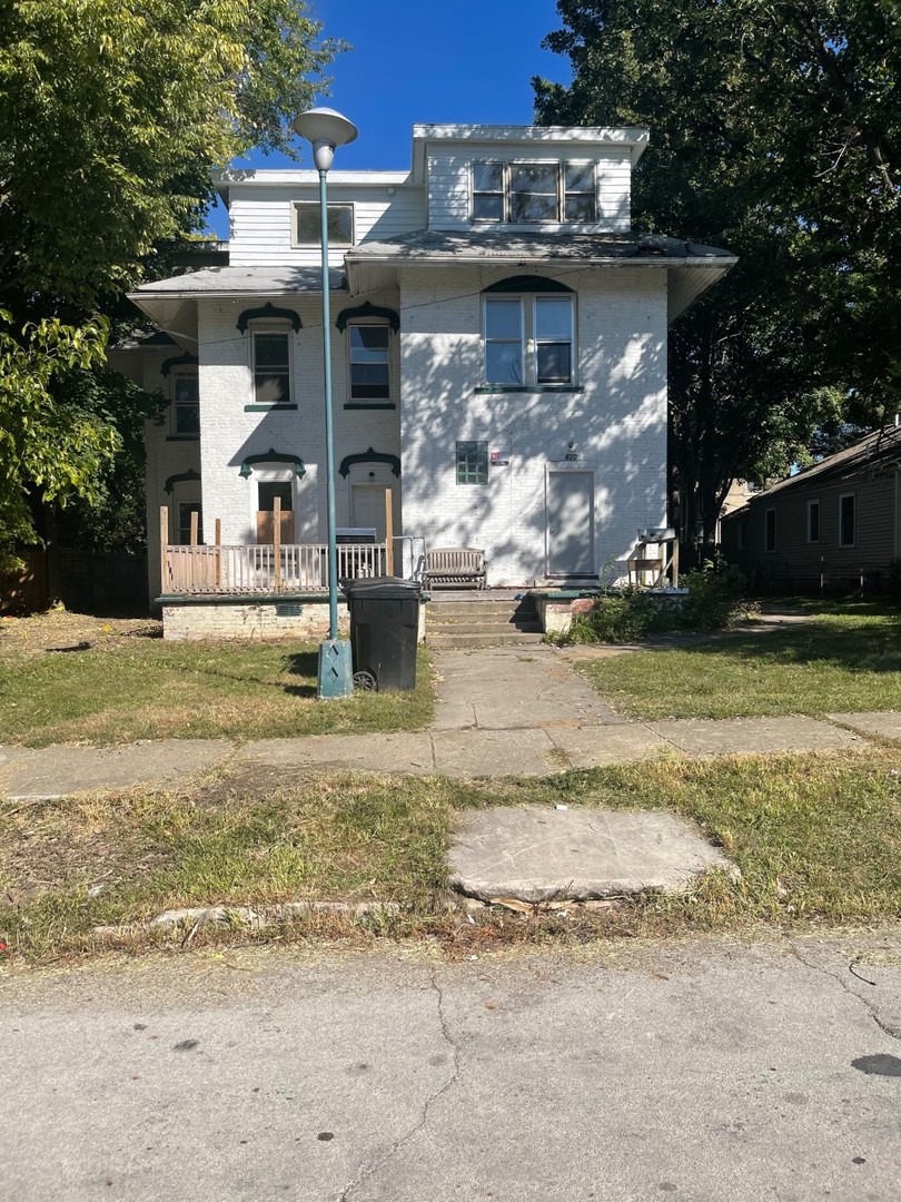 410 E Douglas Street Property Photo 1