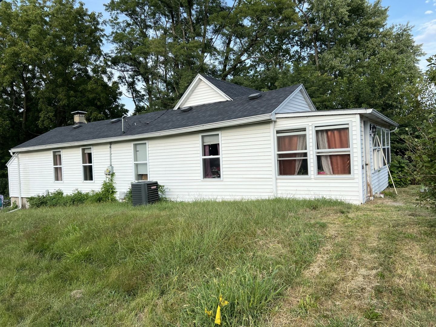 1421 E Elmhurst Avenue Property Photo 1