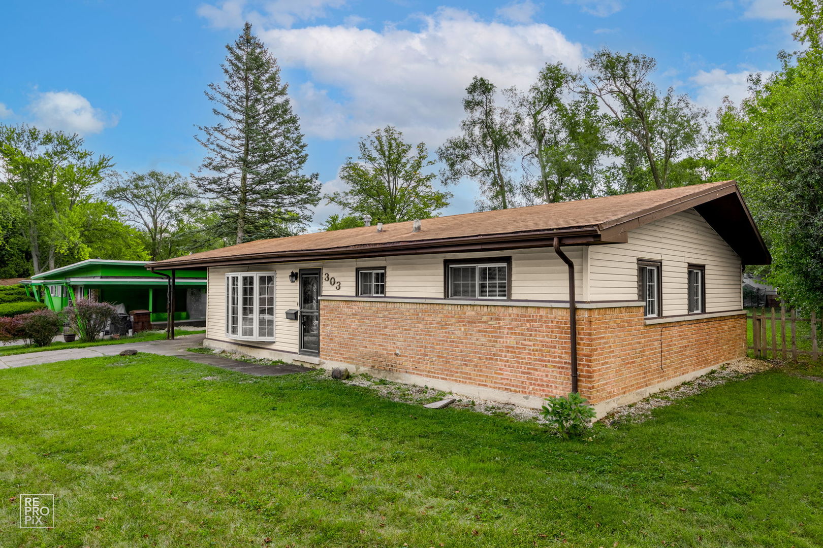 303 Somonauk Street Property Photo