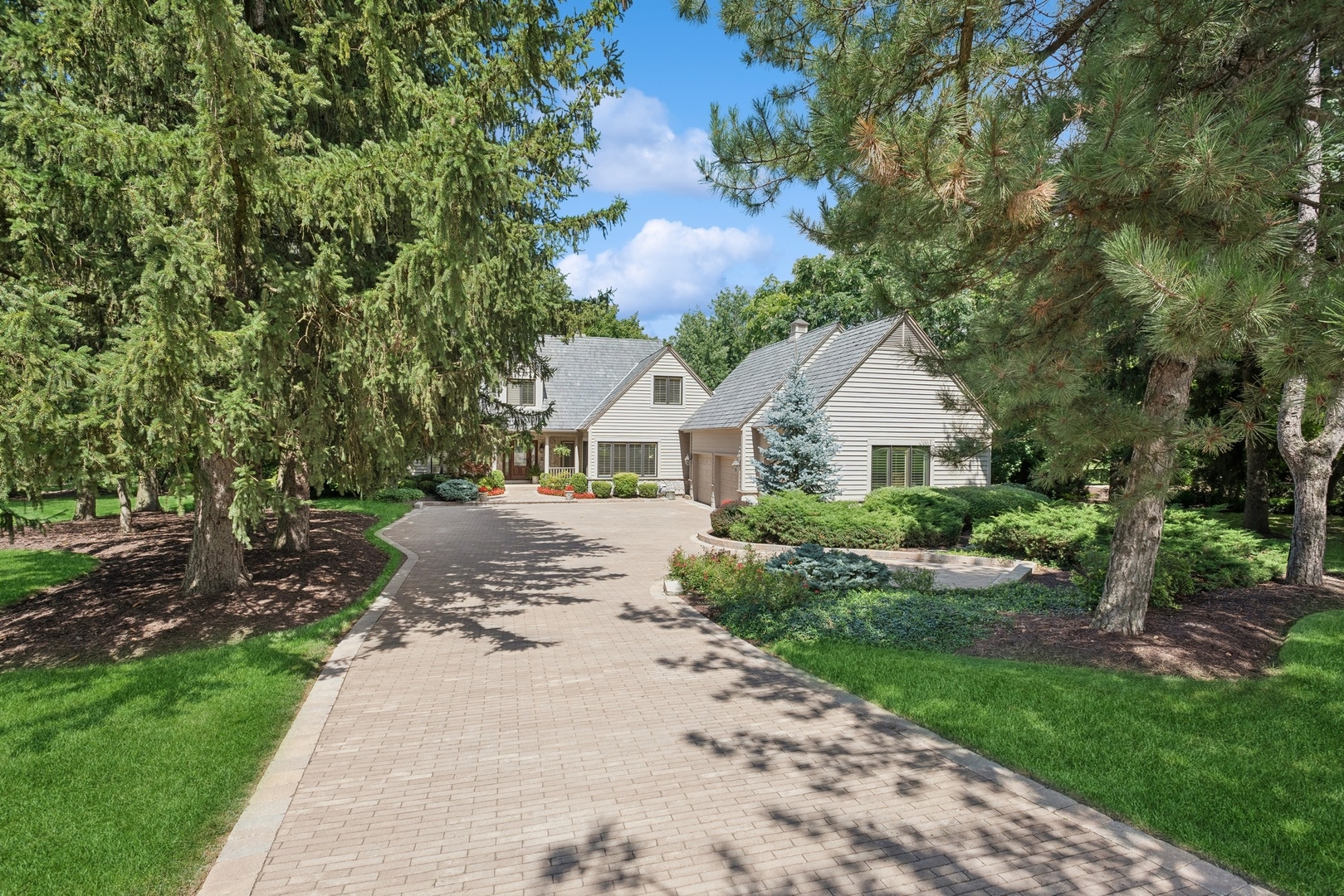 24 S Wynstone Dr Property Photo 6