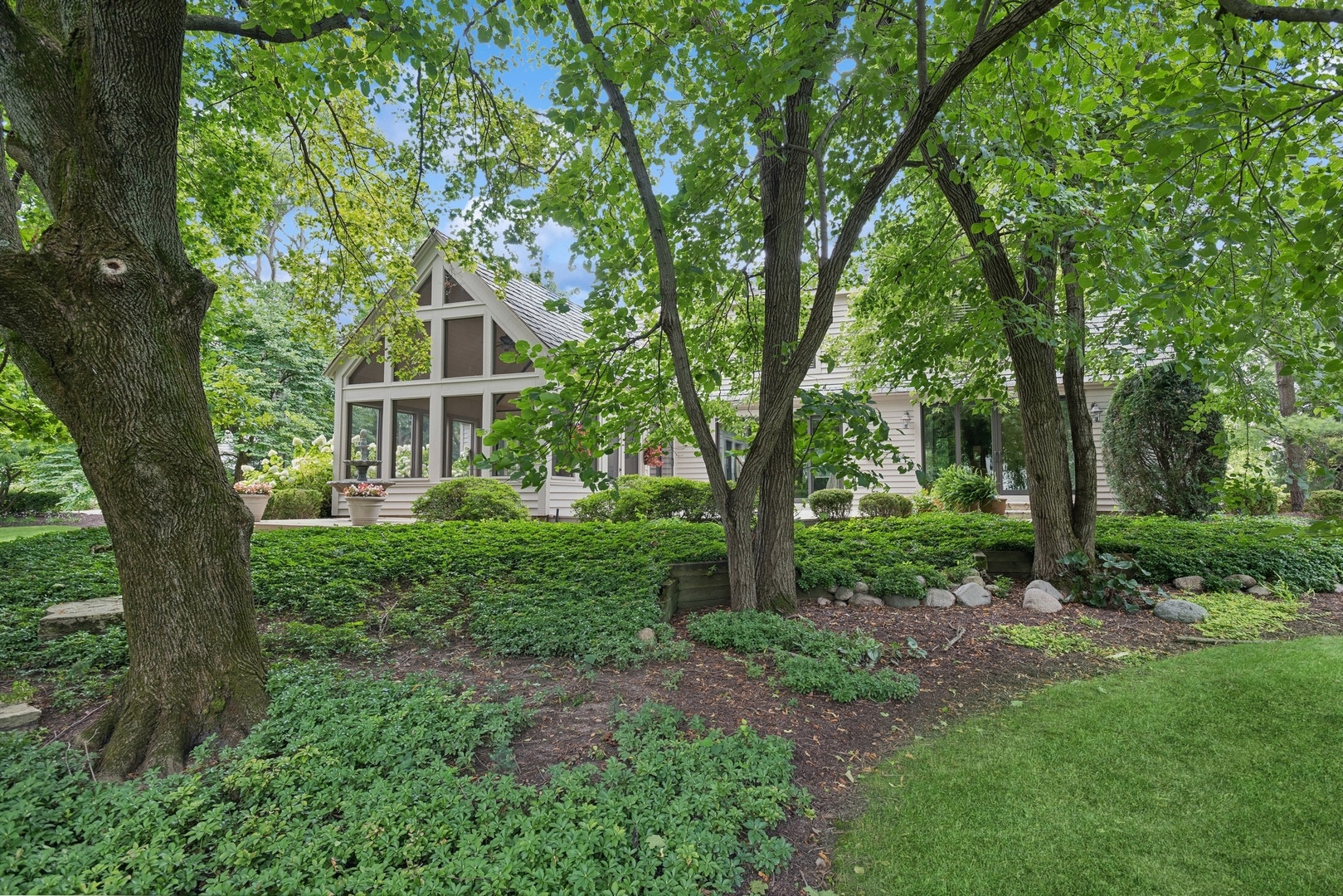 24 S Wynstone Dr Property Photo 13