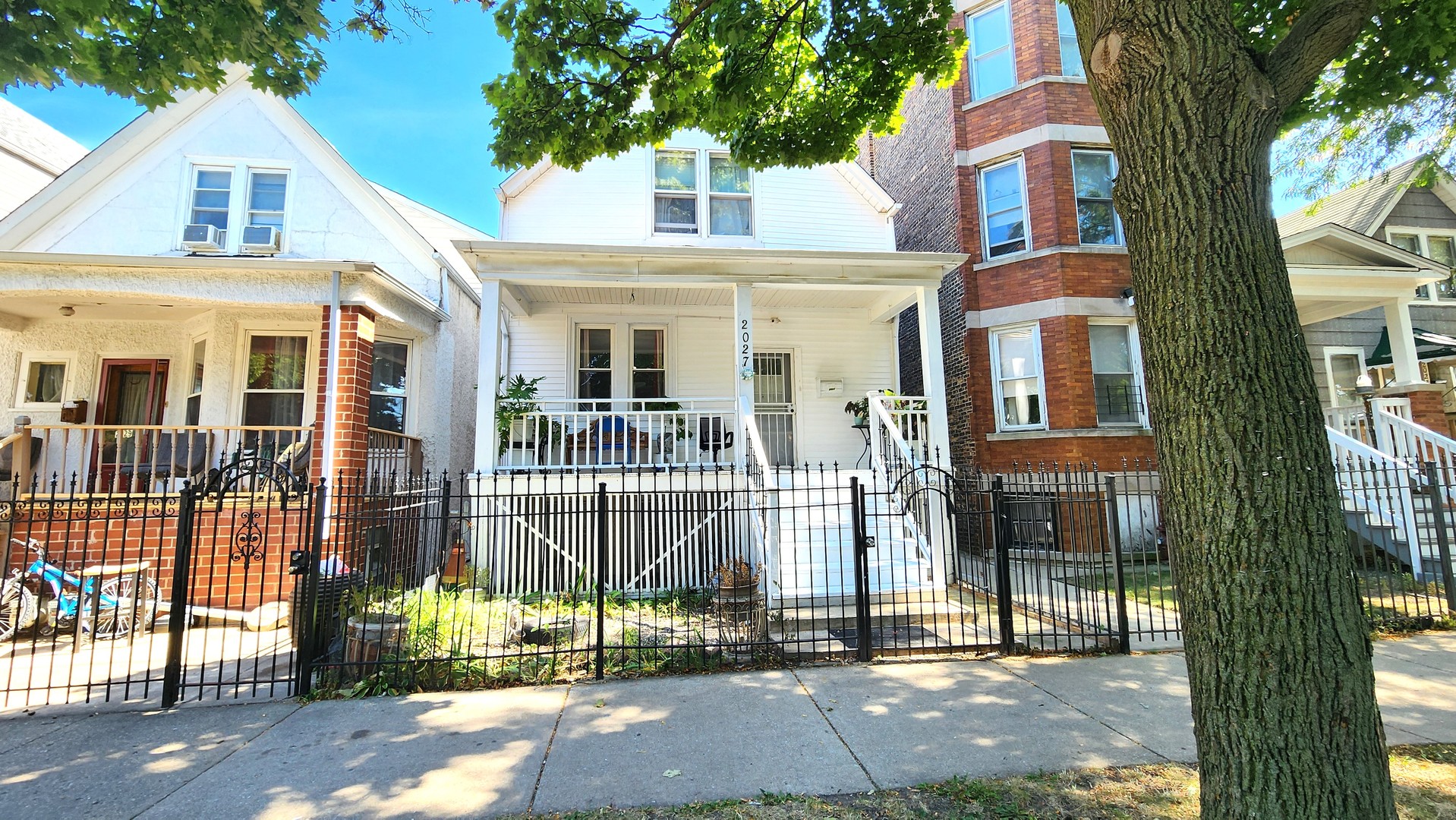 2027 N Kedvale Avenue Property Photo 1