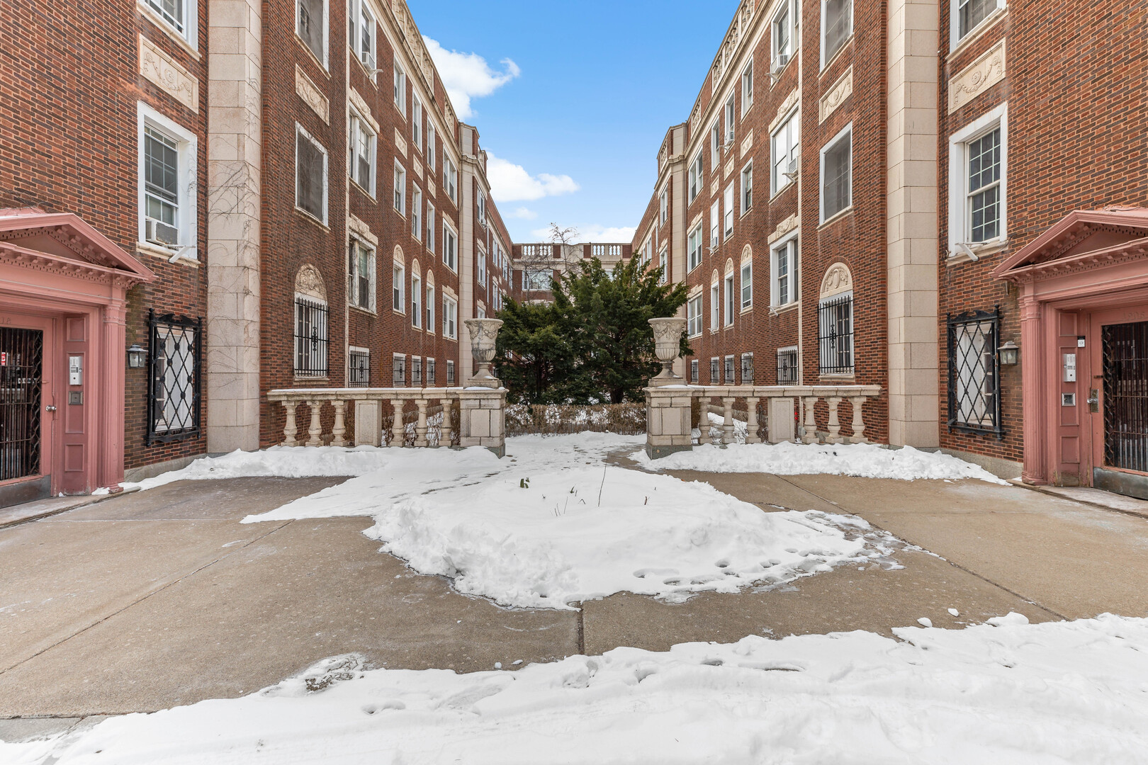 4916 S Drexel Boulevard 3w Property Photo 4