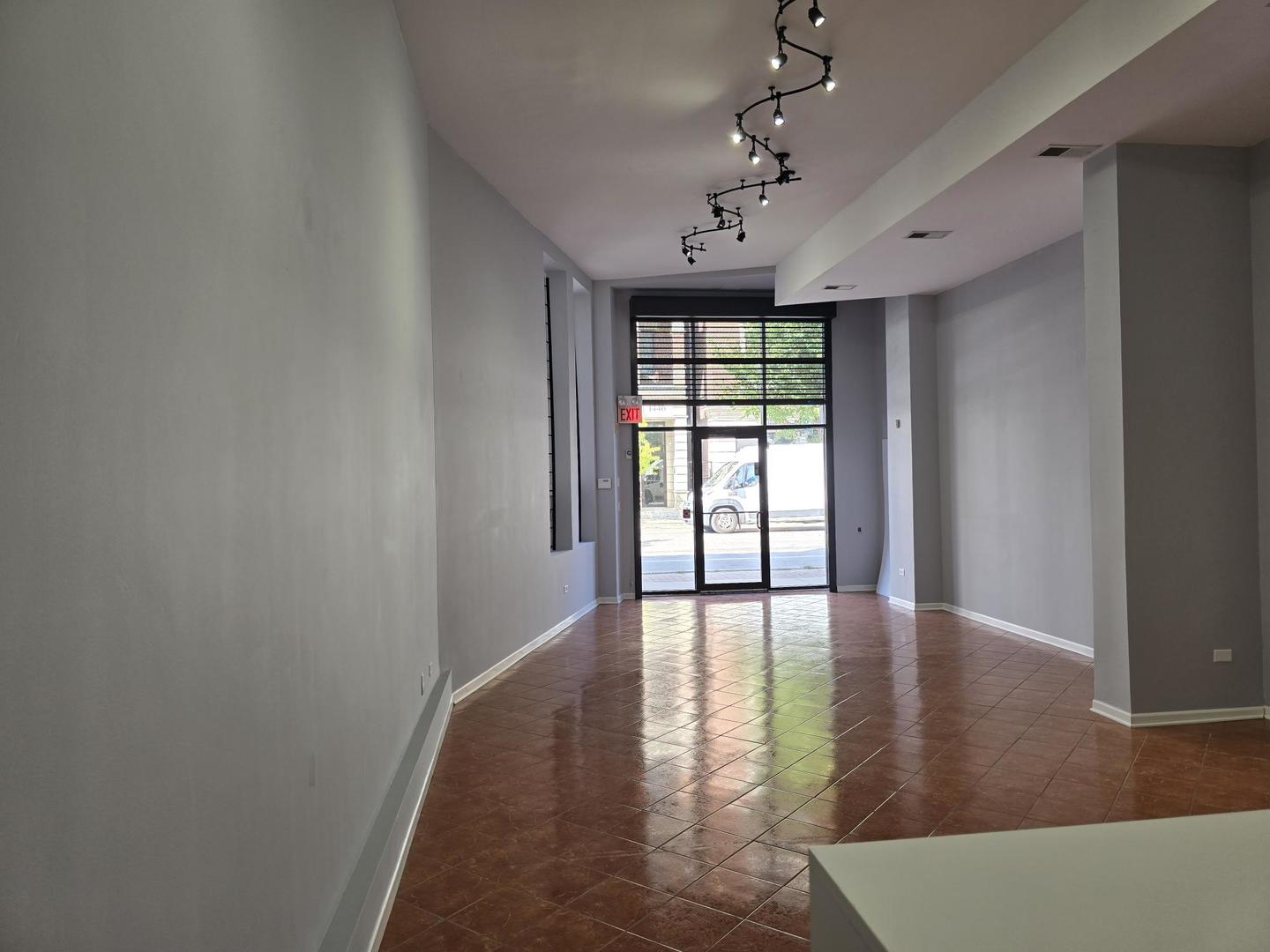 1449 W Fullerton Avenue Property Photo 2