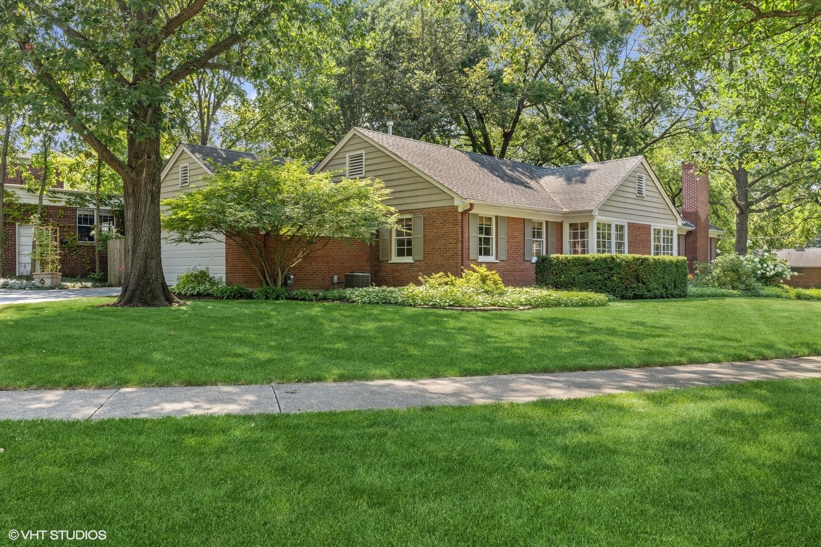 2536 Gordon Drive Property Photo