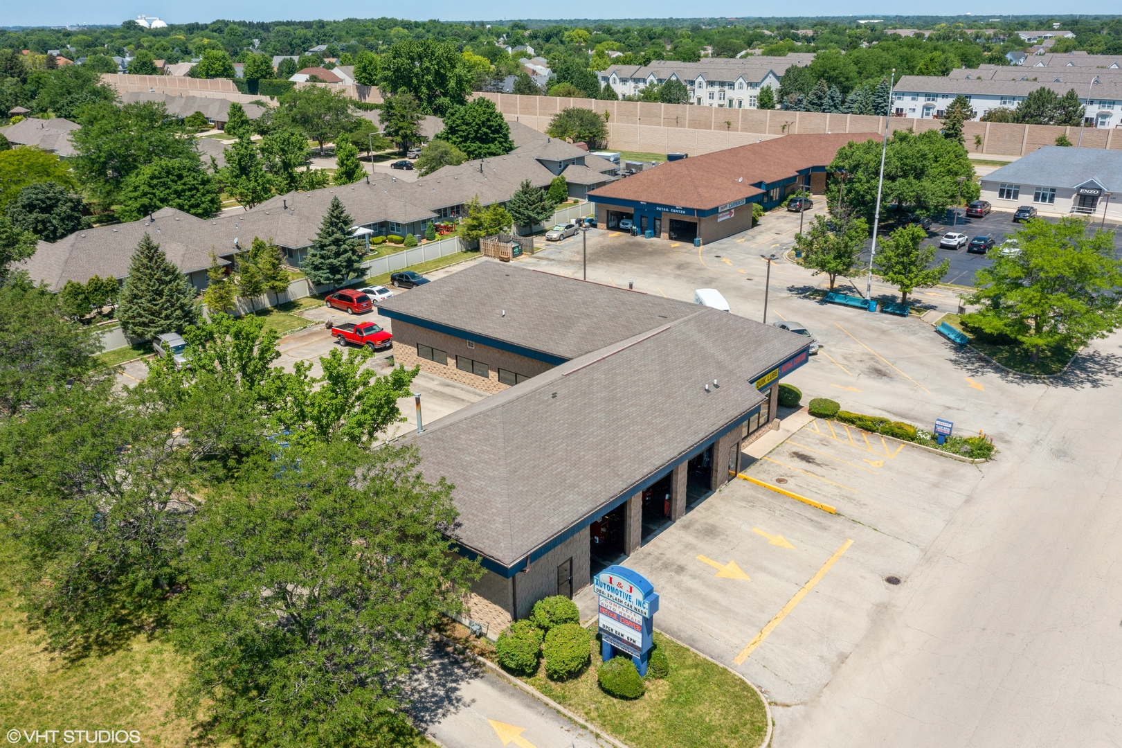 18 W Merchants Drive Property Photo 4