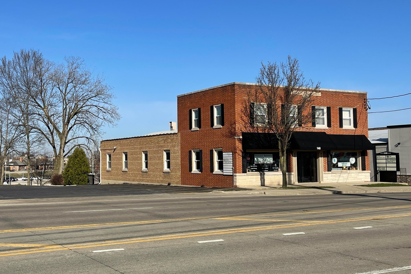 148 S Northwest Highway 103 Property Photo 1