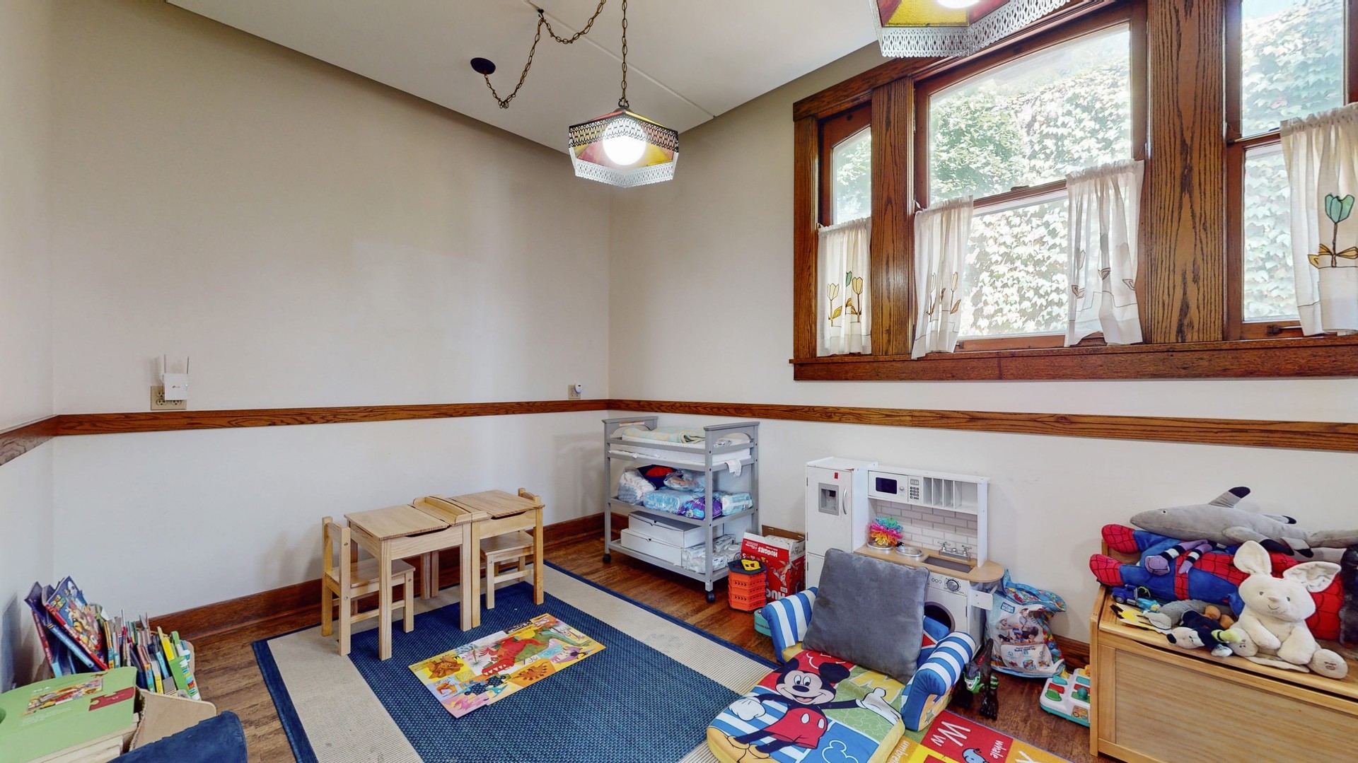 5235 S University Avenue Property Photo 28
