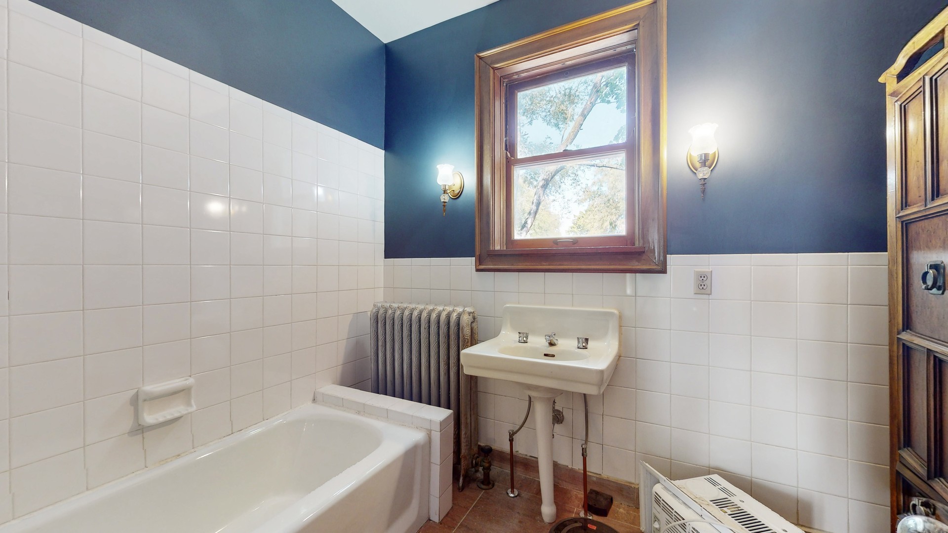 5235 S University Avenue Property Photo 36
