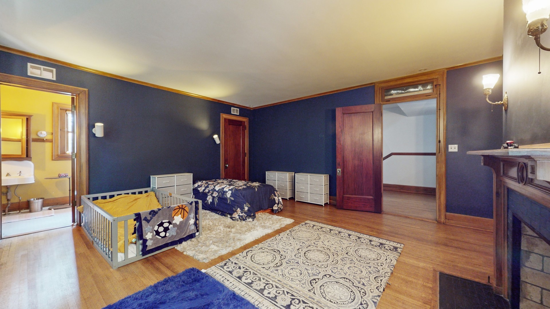 5235 S University Avenue Property Photo 39