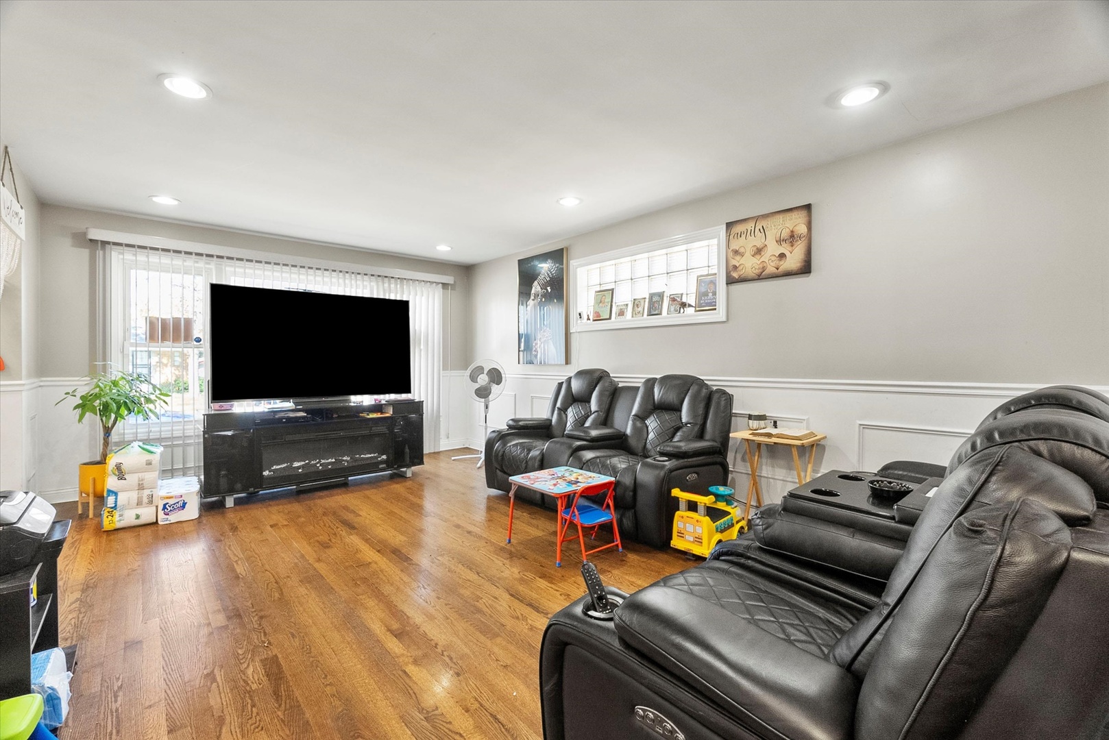 15509 Drexel Avenue Property Photo 3