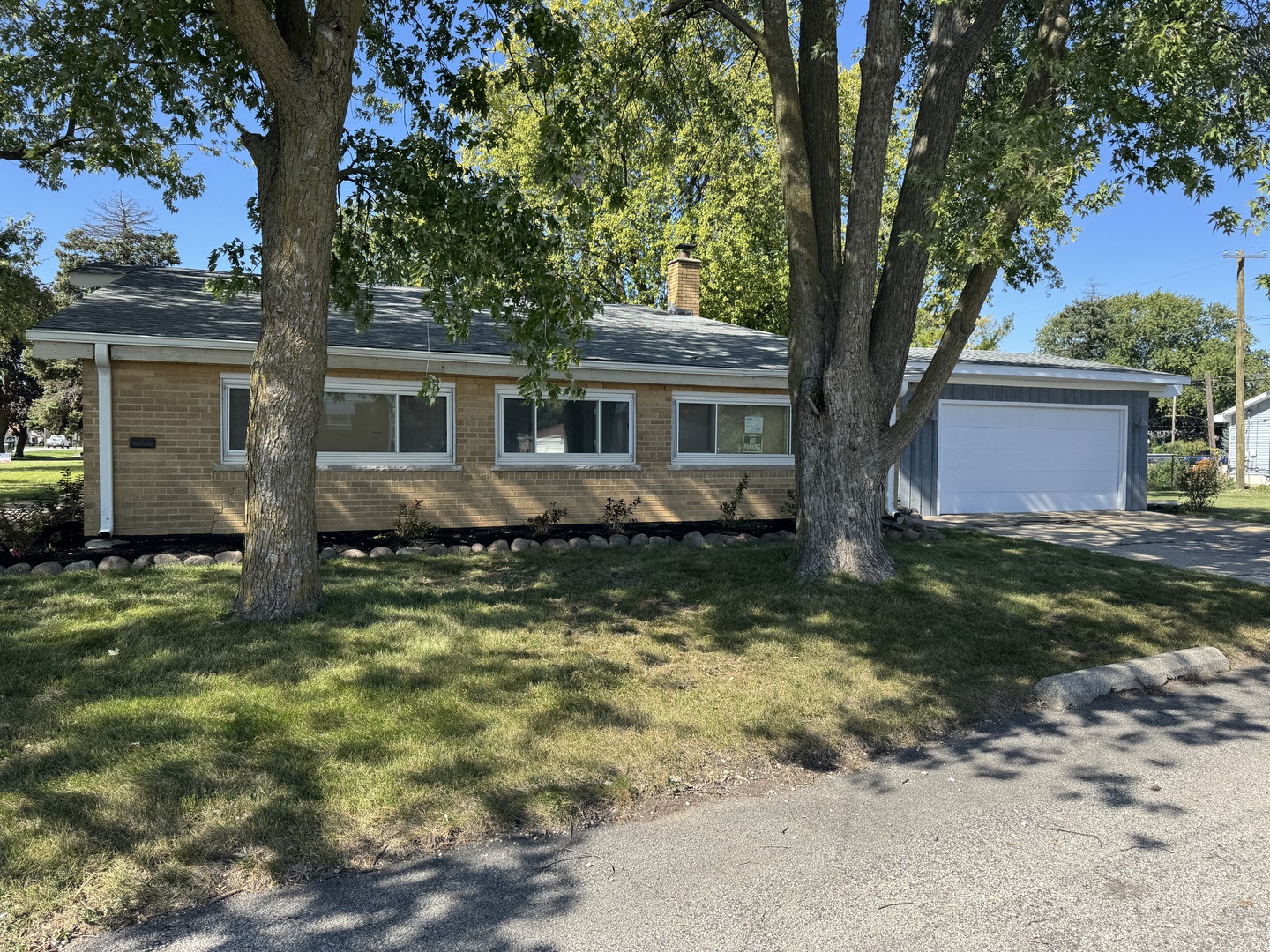 11324 W Grand Ave Property Photo 3