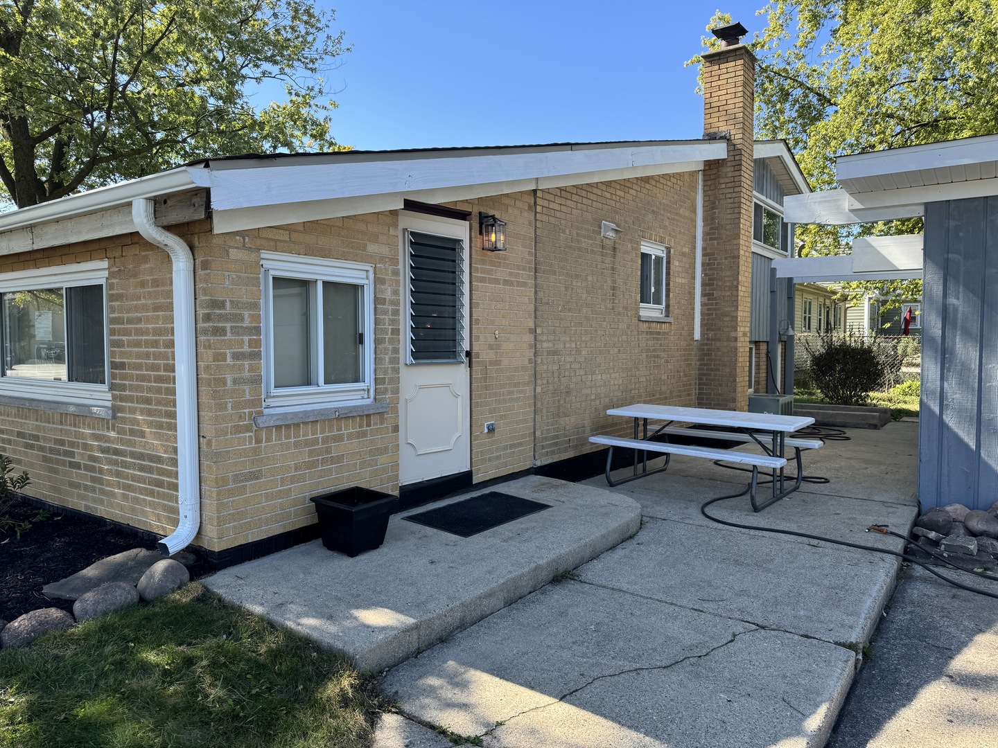 11324 W Grand Ave Property Photo 4