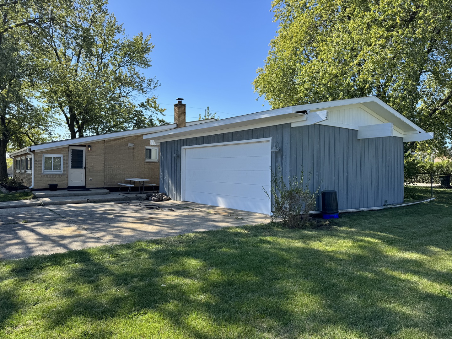 11324 W Grand Ave Property Photo 6