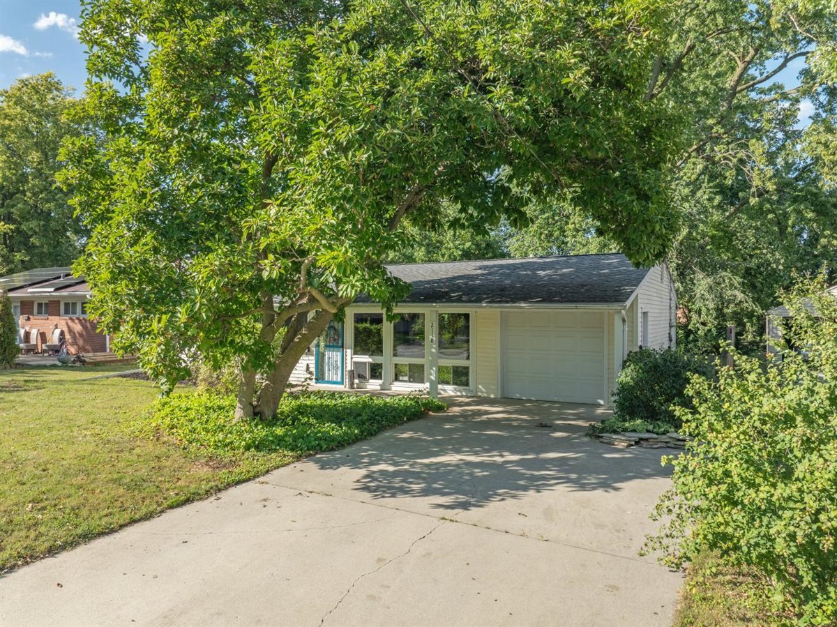 2118 Peirce Avenue Property Photo 1
