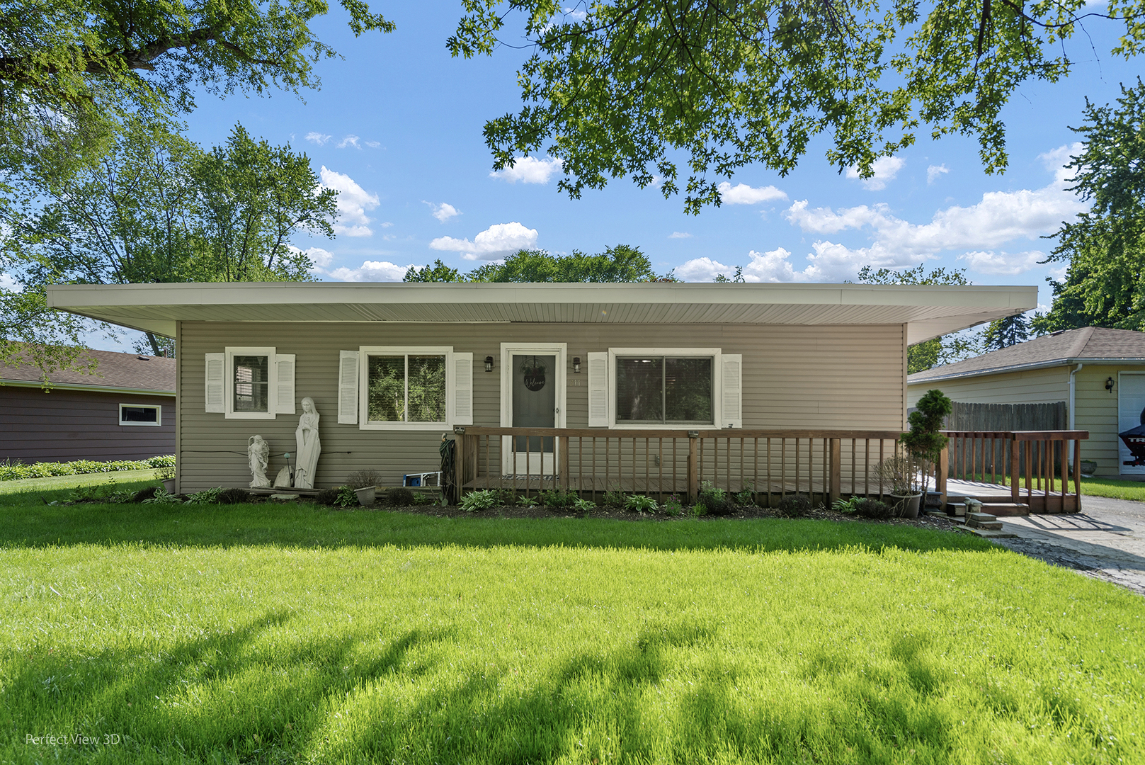 211 Greenview Circle Property Photo 1