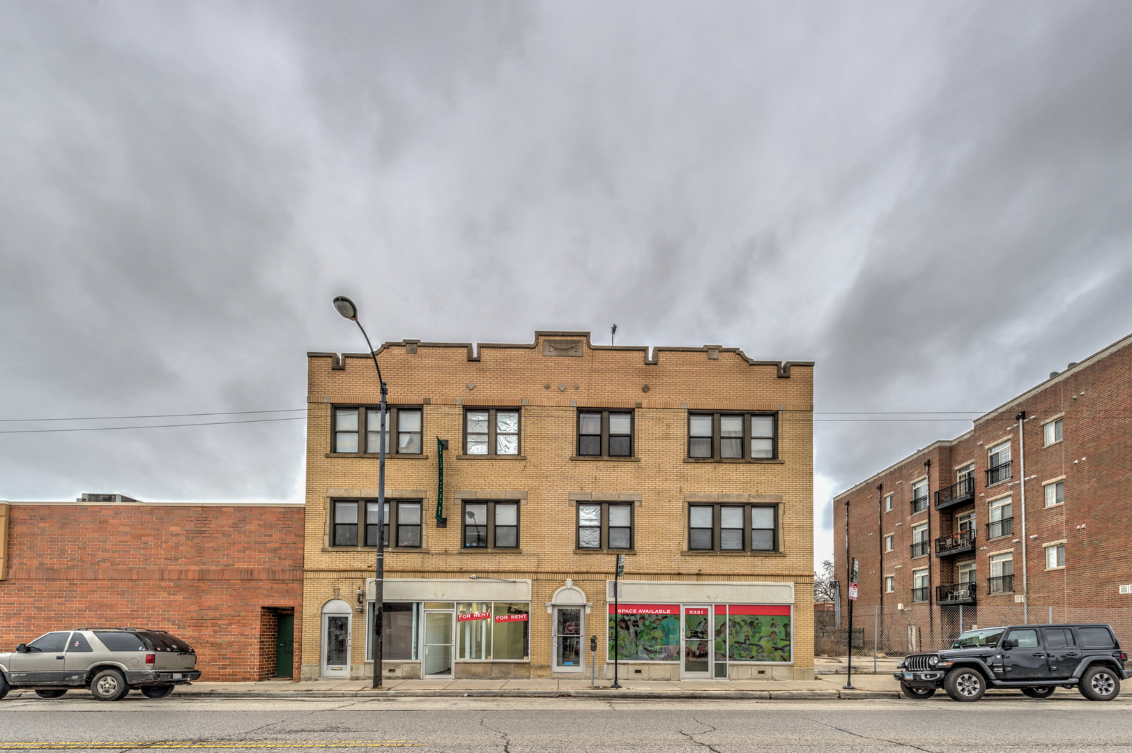5331 N Lincoln Avenue Property Photo 1
