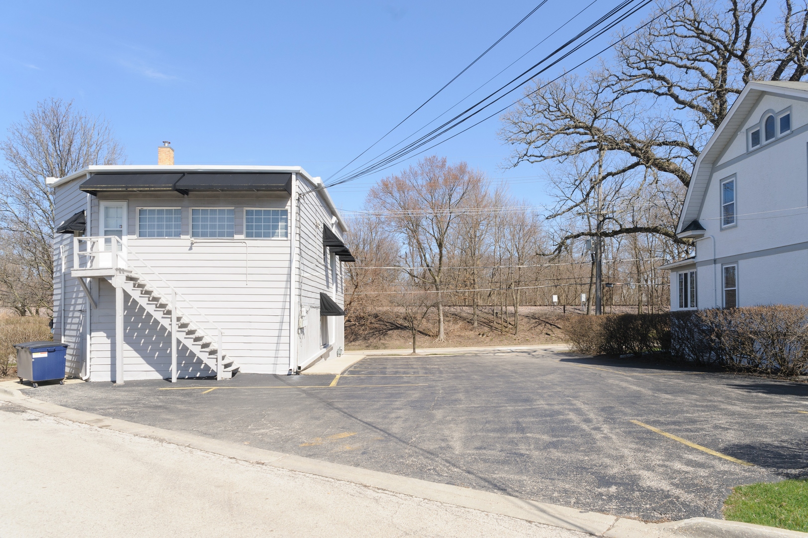 2558 Green Bay Road Property Photo 4