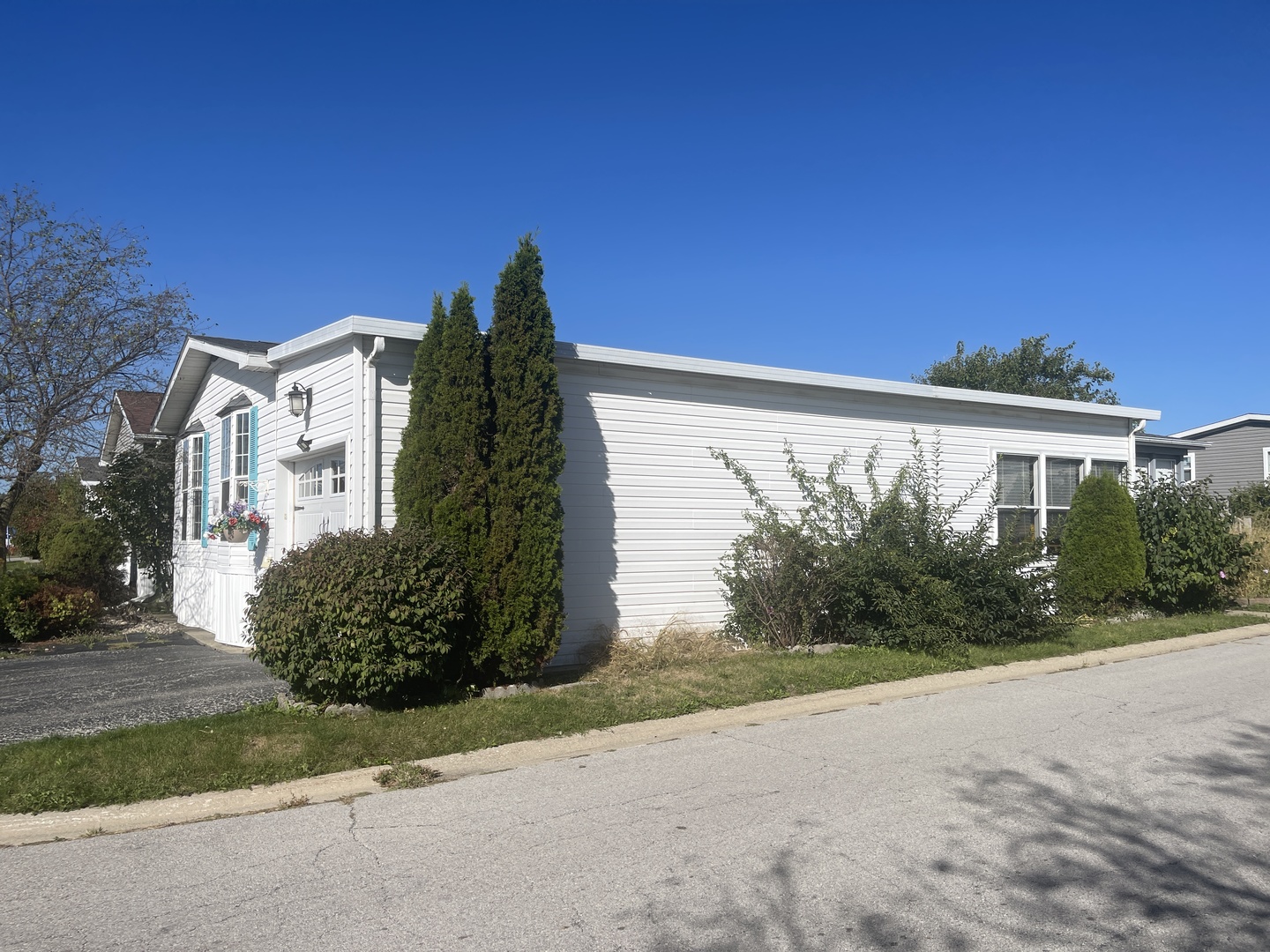 25821 Merion Drive Property Photo 4