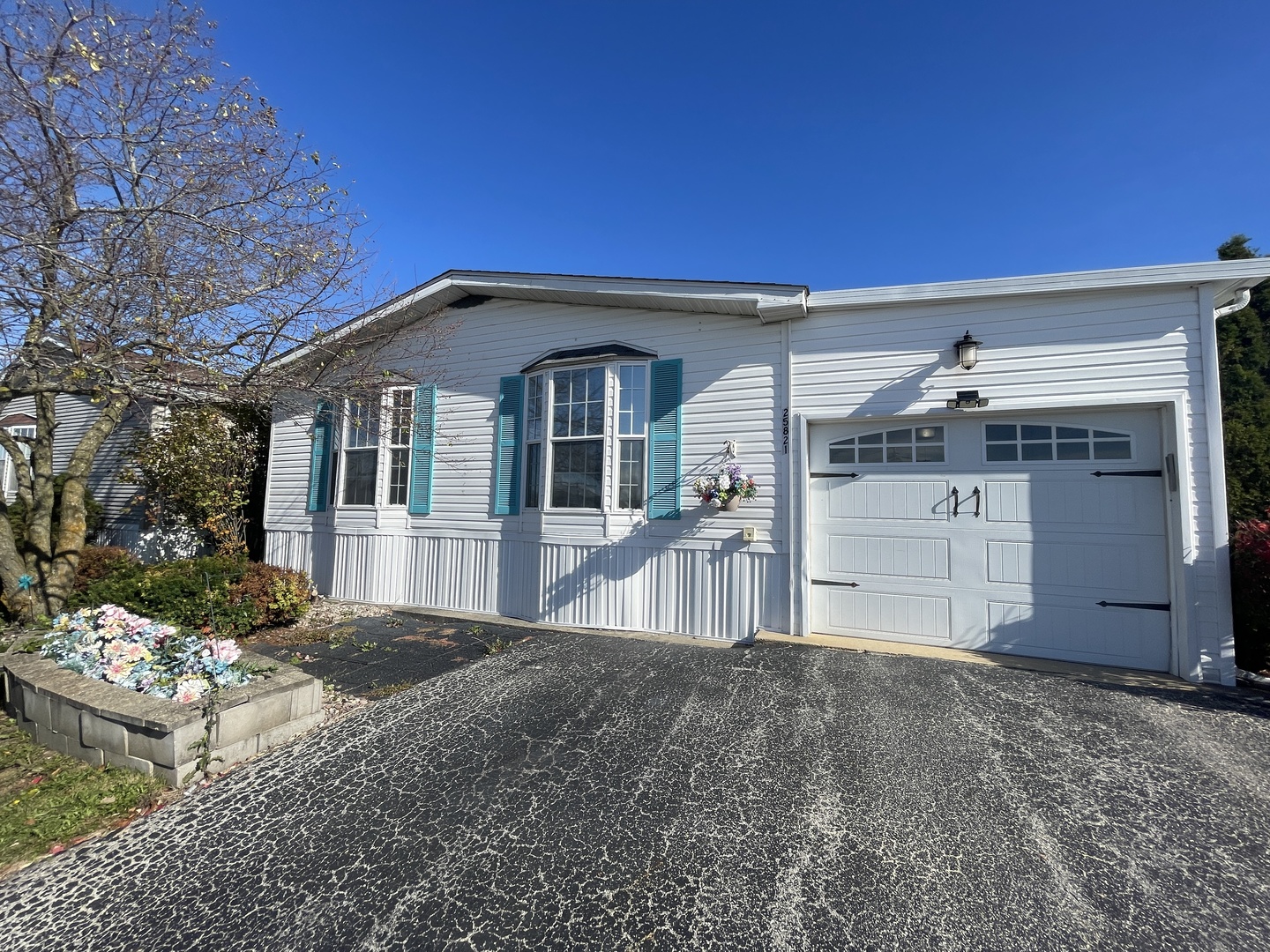 25821 Merion Drive Property Photo 6