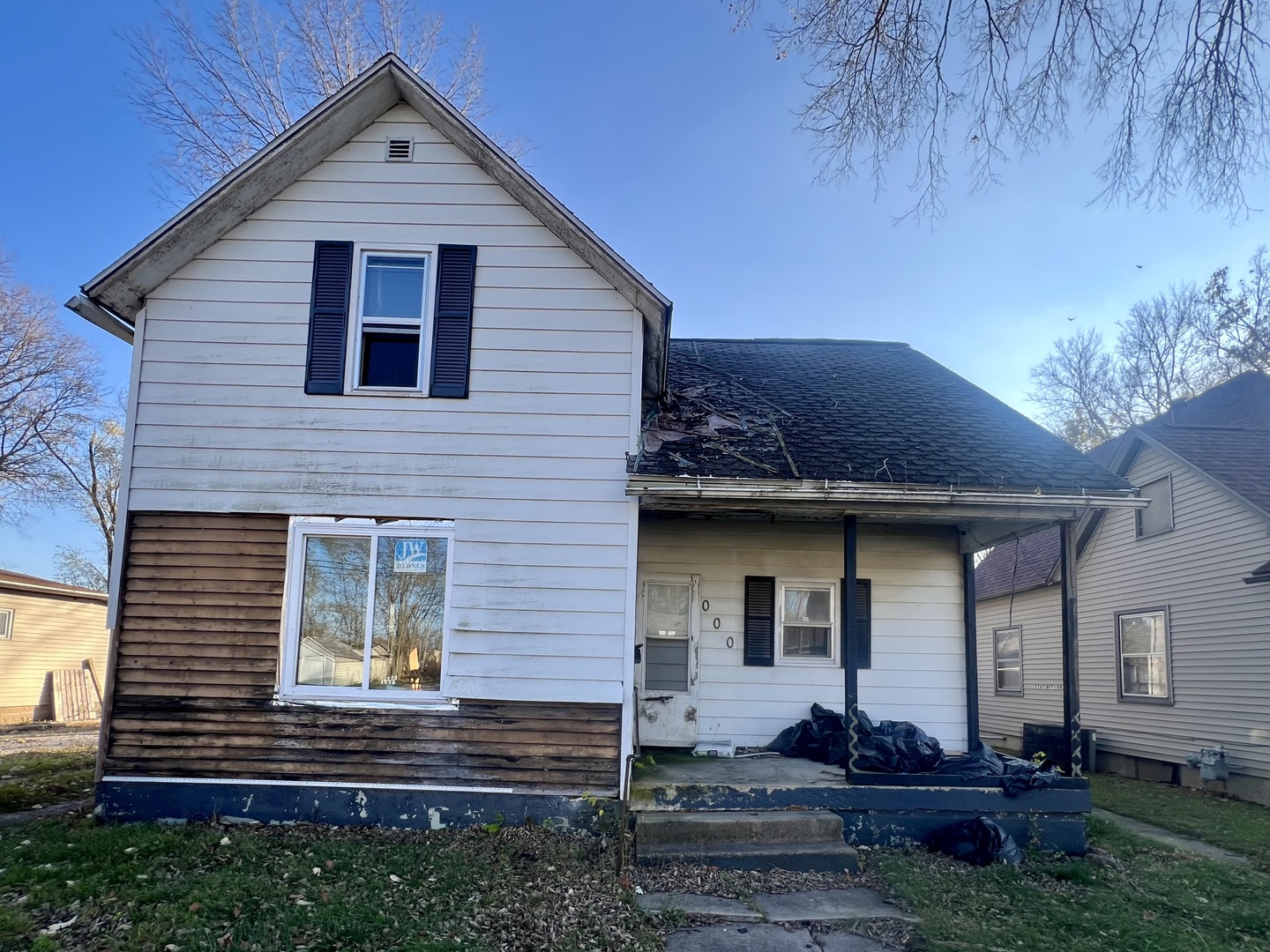 1000 E Washington Street Property Photo 1
