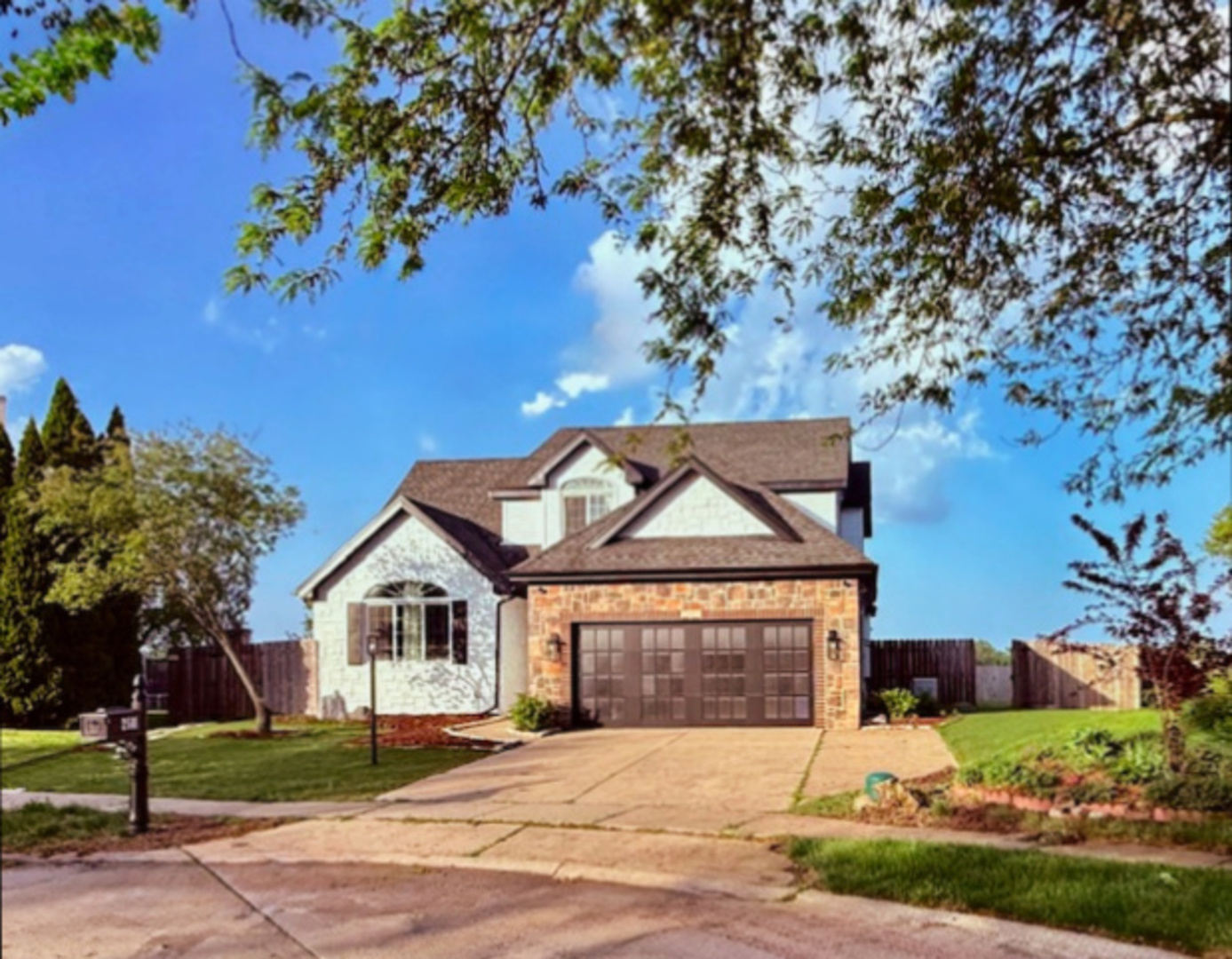 2501 Woodridge Place Property Photo 11