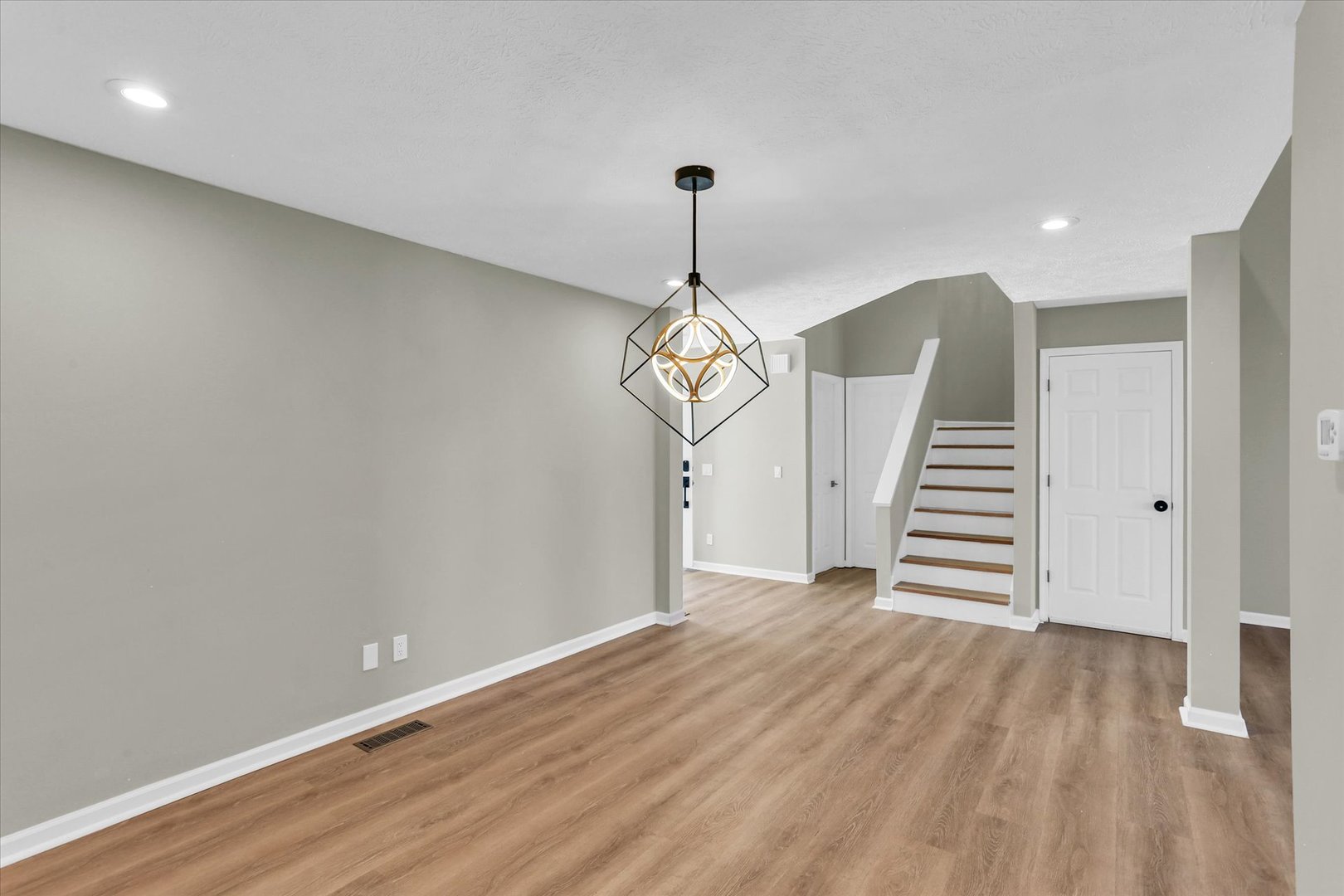2501 Woodridge Place Property Photo 19