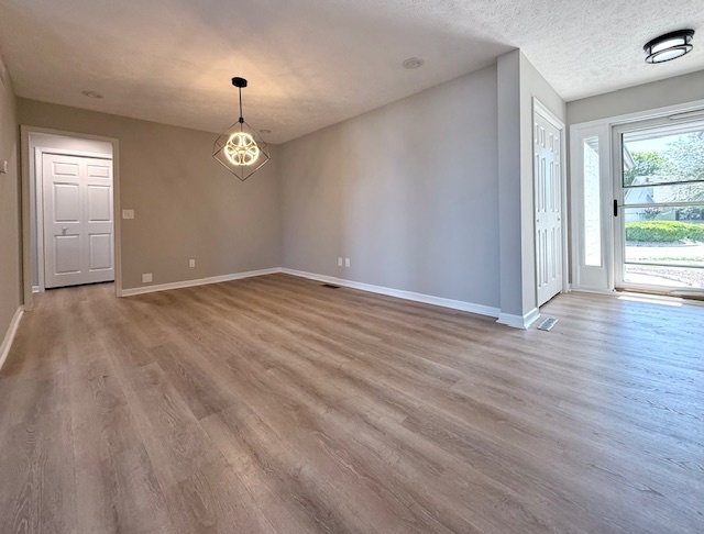 2501 Woodridge Place Property Photo 26