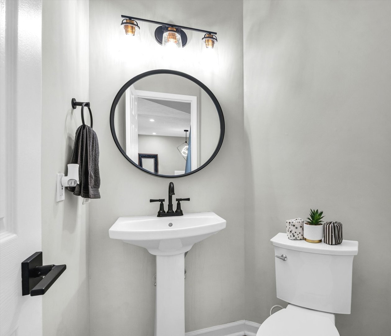 2501 Woodridge Place Property Photo 36