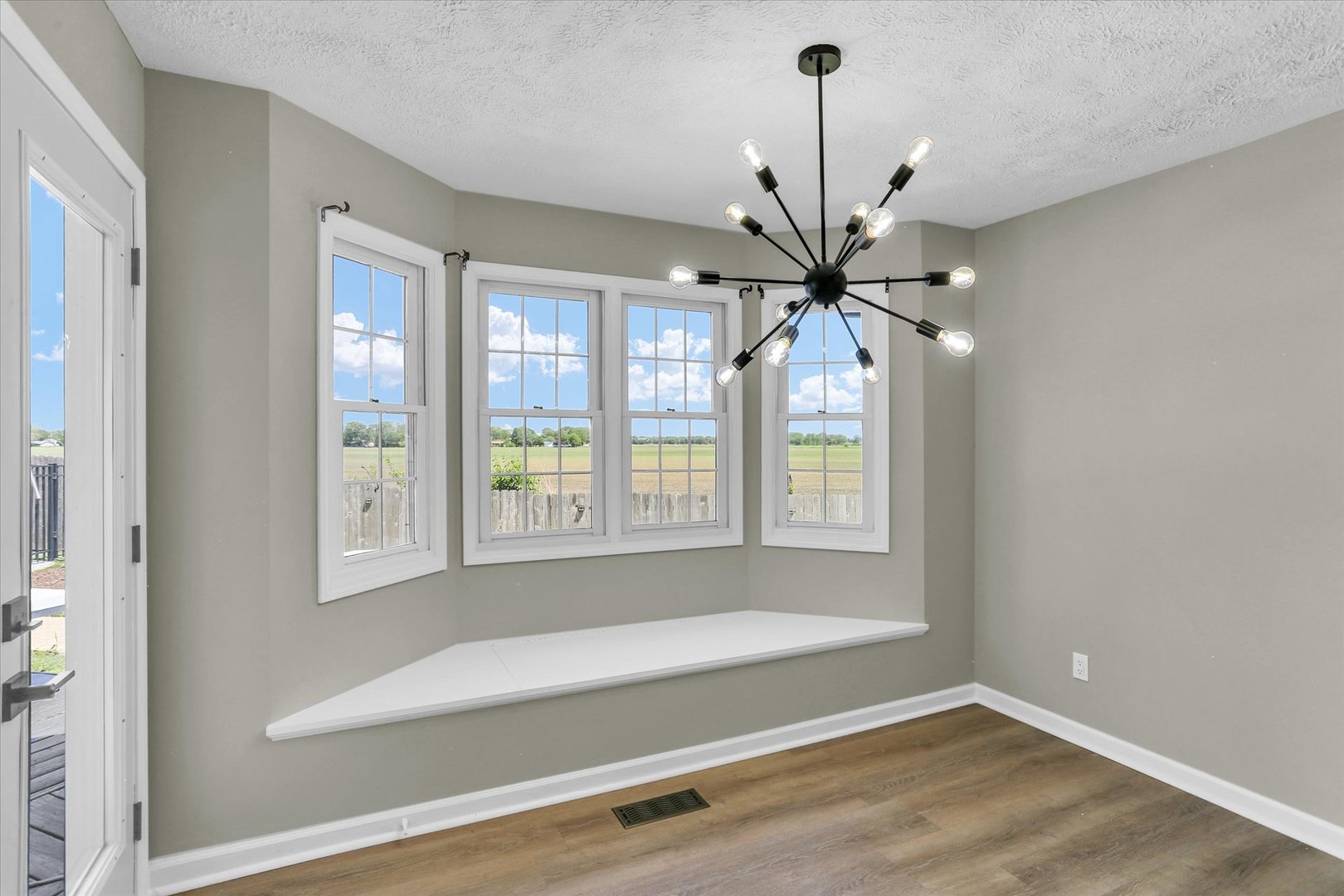 2501 Woodridge Place Property Photo 49