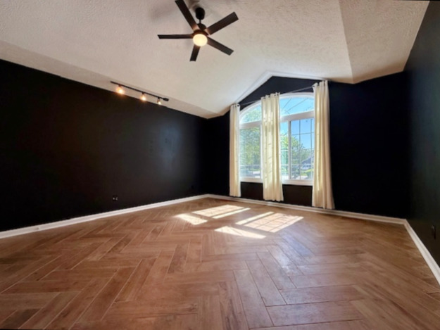2501 Woodridge Place Property Photo 75