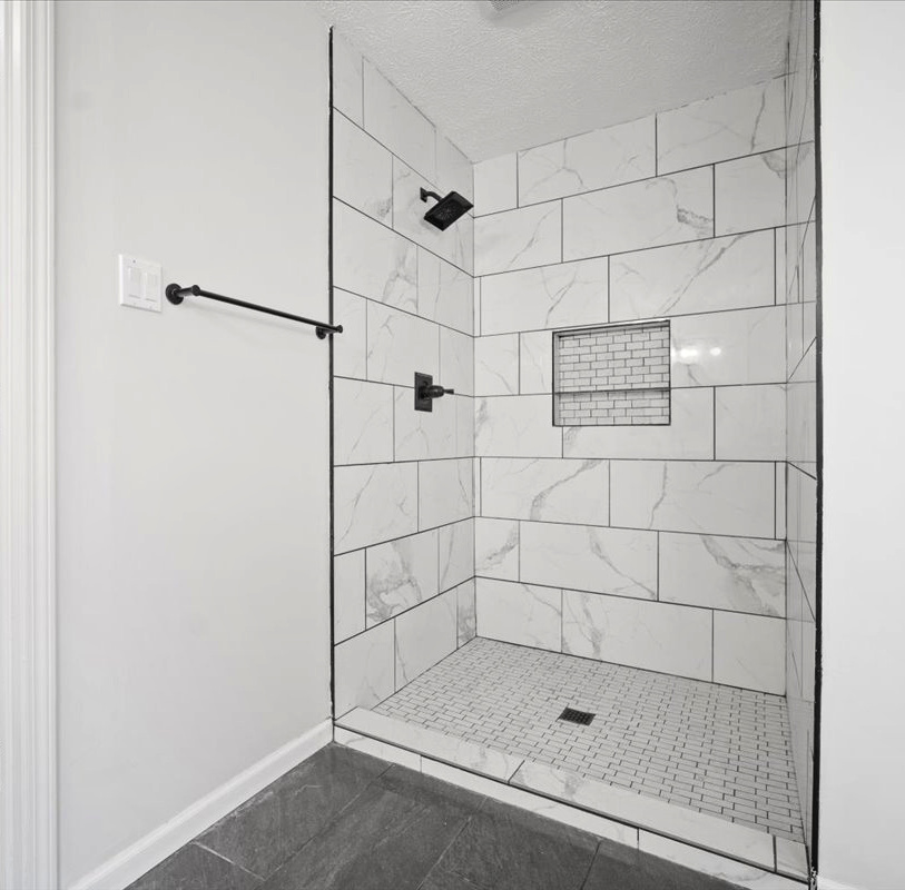 2501 Woodridge Place Property Photo 82