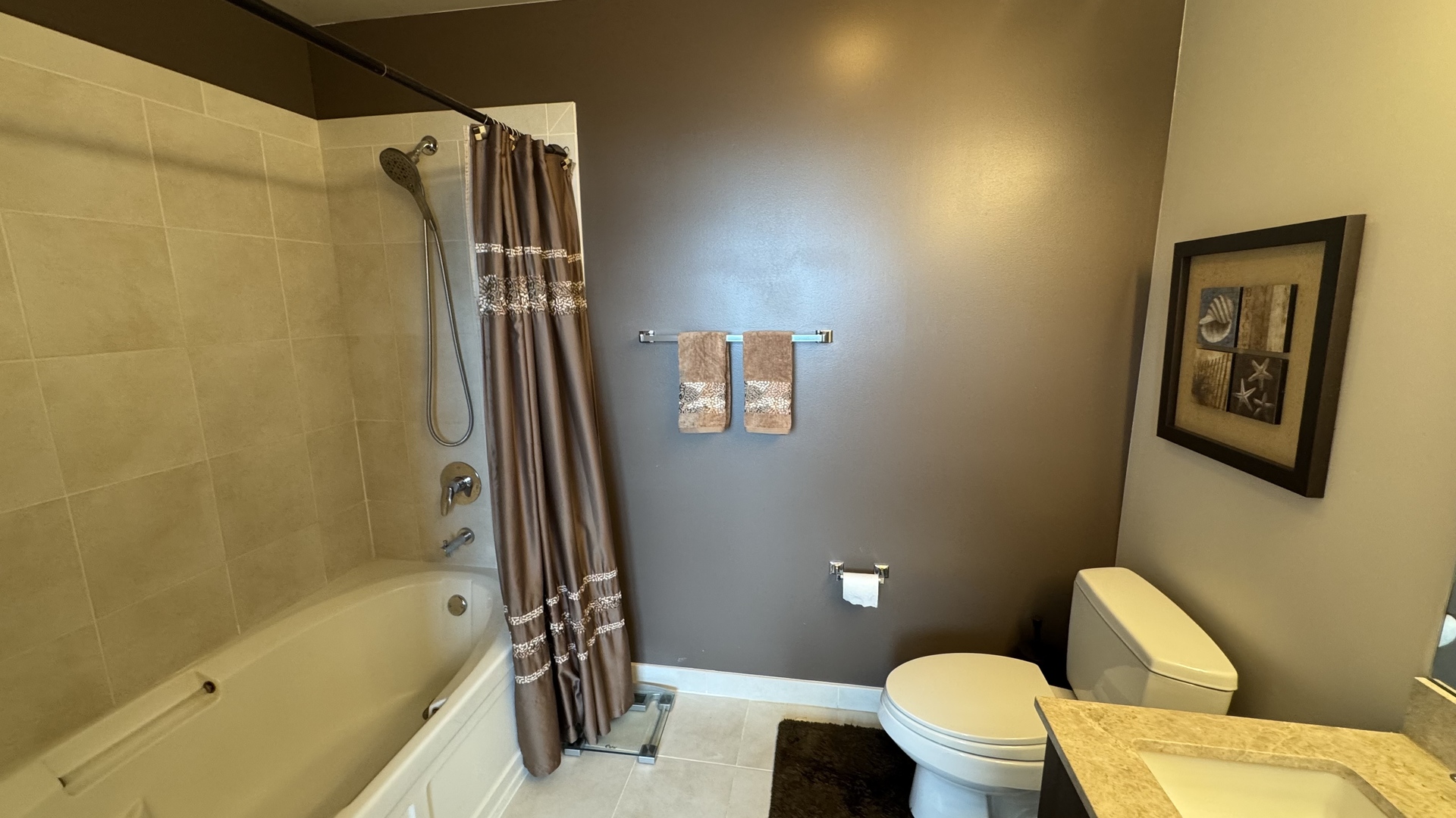 235 W Van Buren St Property Photo 13