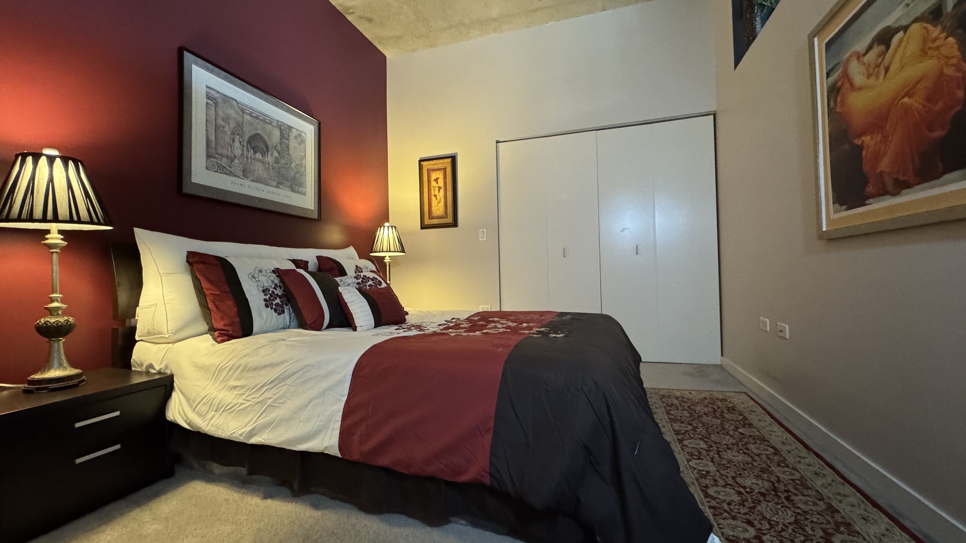 235 W Van Buren St Property Photo 16