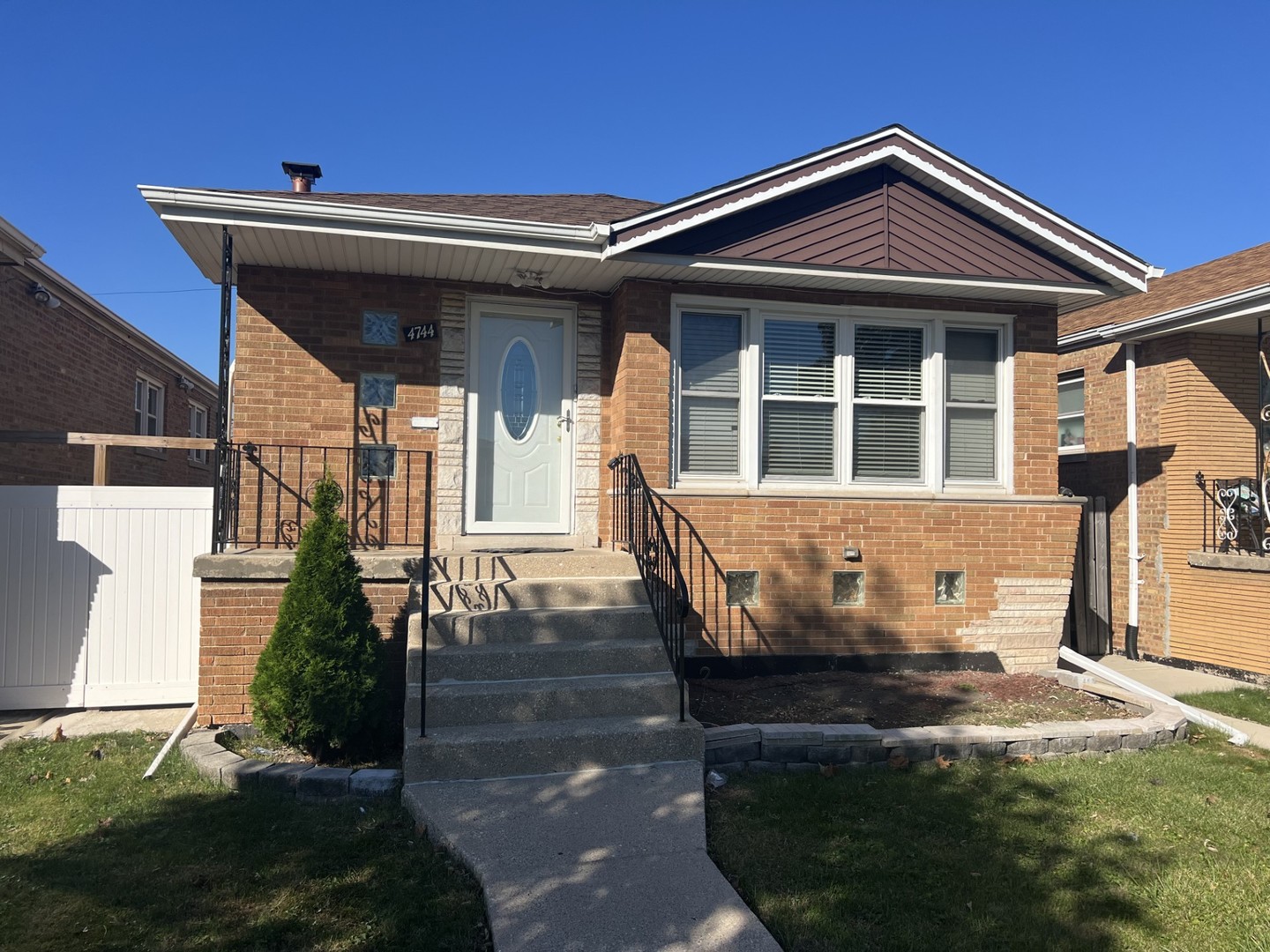 4744 S Lawler Avenue Property Photo 1