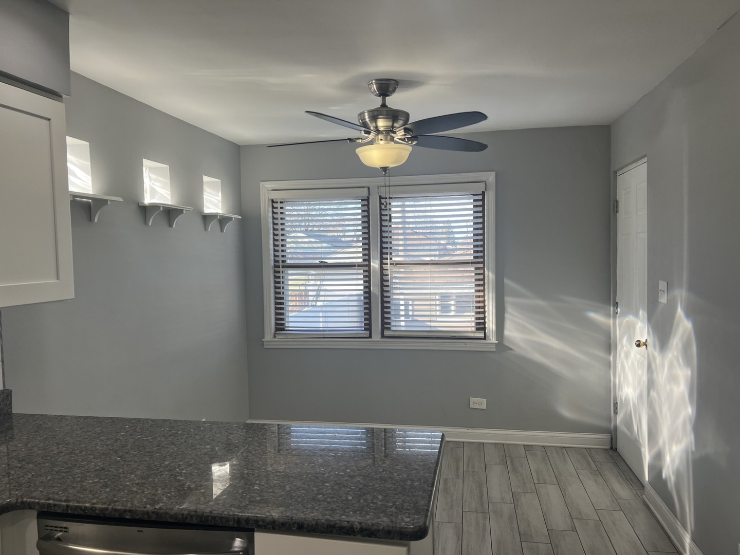 4744 S Lawler Avenue Property Photo 7