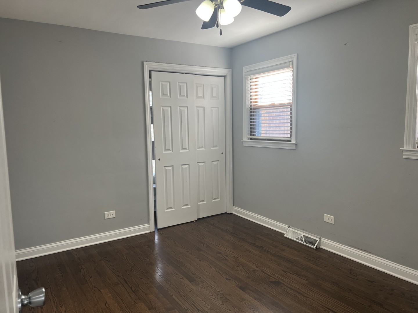 4744 S Lawler Avenue Property Photo 11