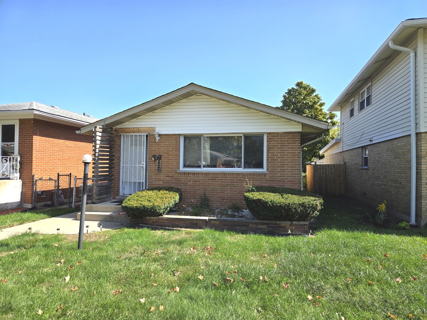 11649 S Laflin Street Property Photo 1