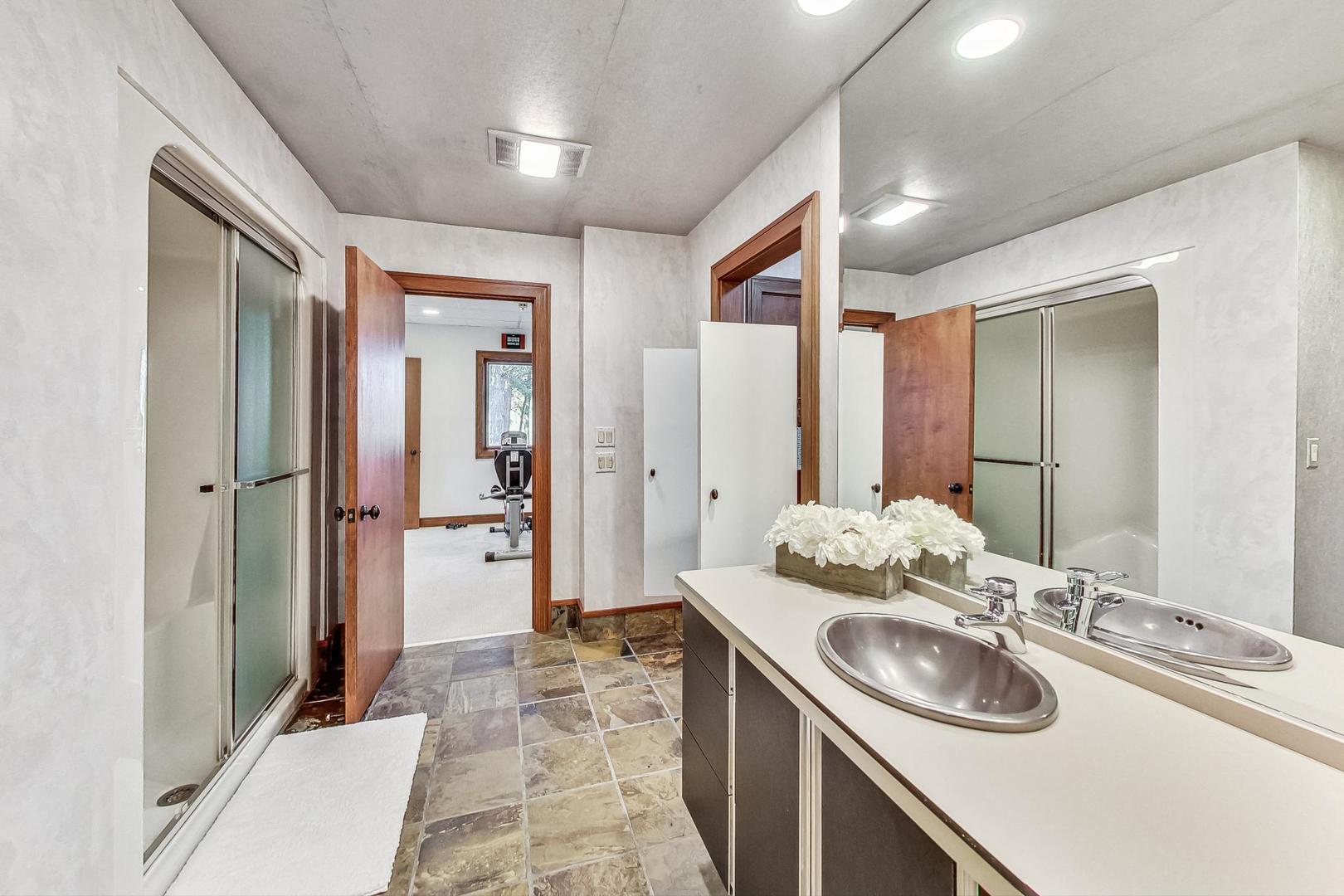 132 N Wynstone Drive Property Photo 33