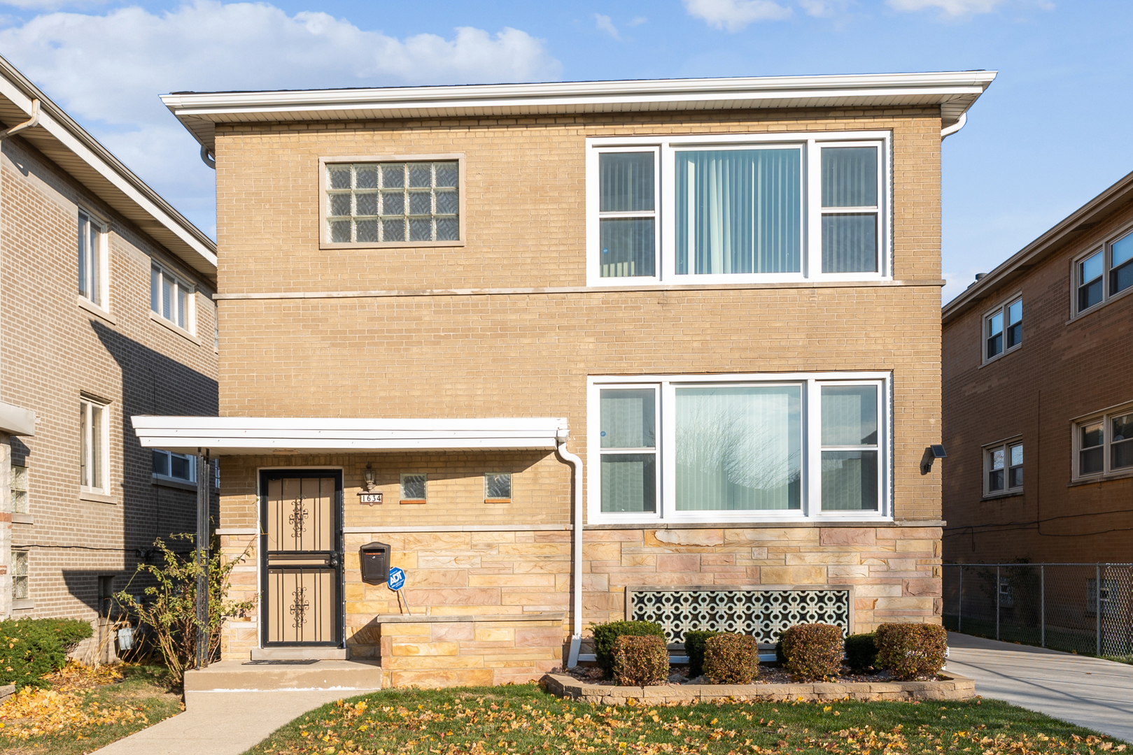 1634 E 92nd Place Property Photo