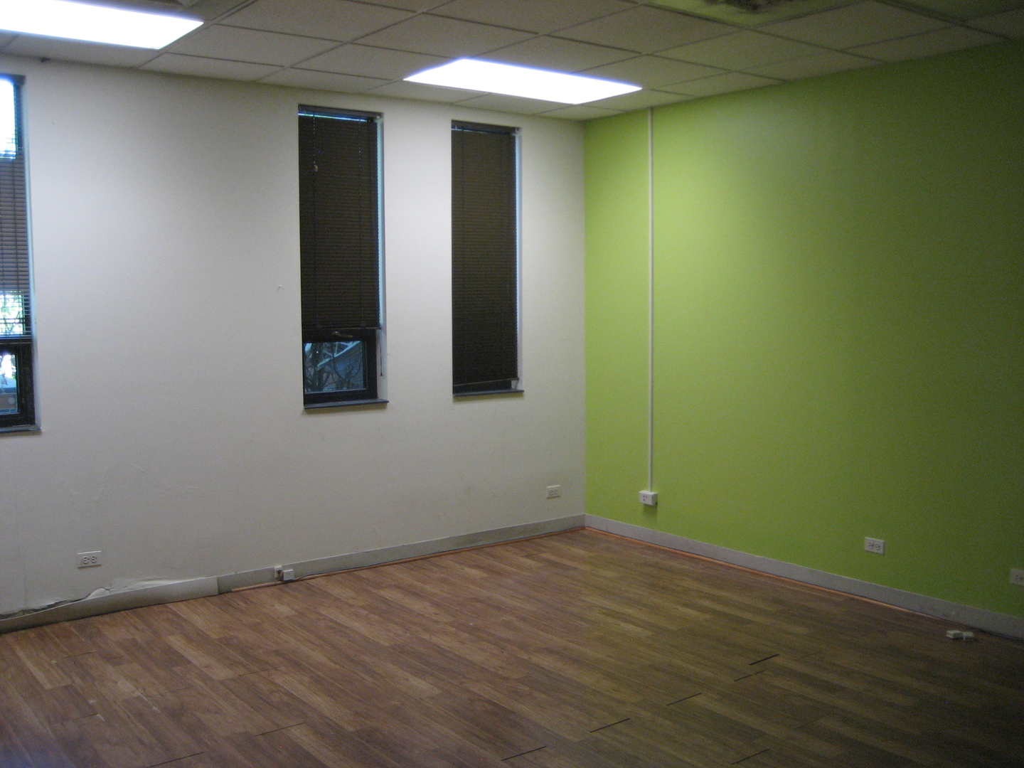 1040 S Milwaukee Avenue Property Photo 11
