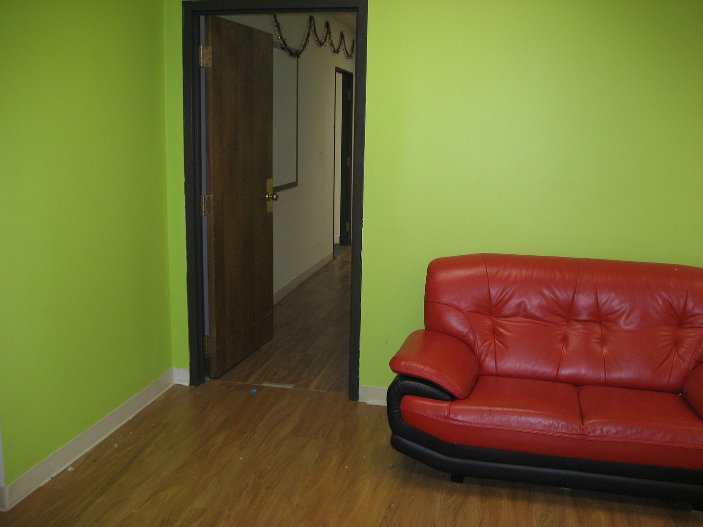 1040 S Milwaukee Avenue Property Photo 12