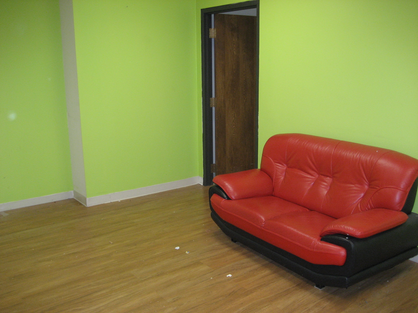 1040 S Milwaukee Avenue Property Photo 13